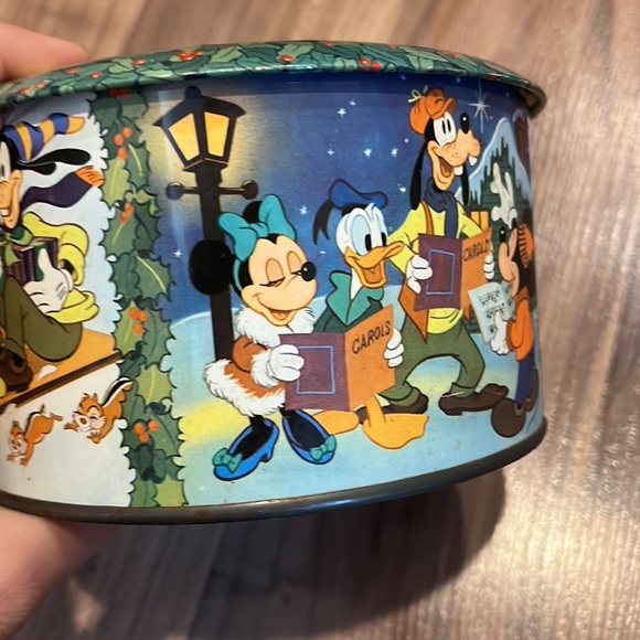 Vintage Merry Christmas Disney Mickey Mouse and Friends Candy Tin England - Picture 5 of 7